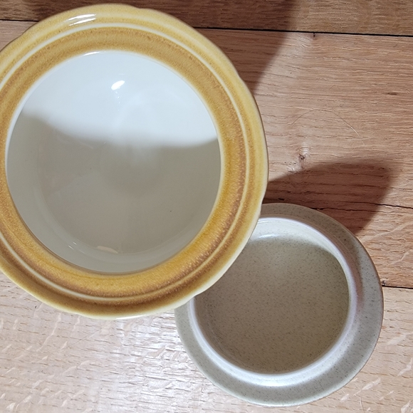 Mikasa whole wheat cream and sugar set - Picture 3 of 4